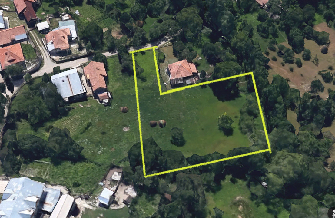 Teren intravilan, 2476 mp in cadru natural, regim P+1E+M | COMARNIC