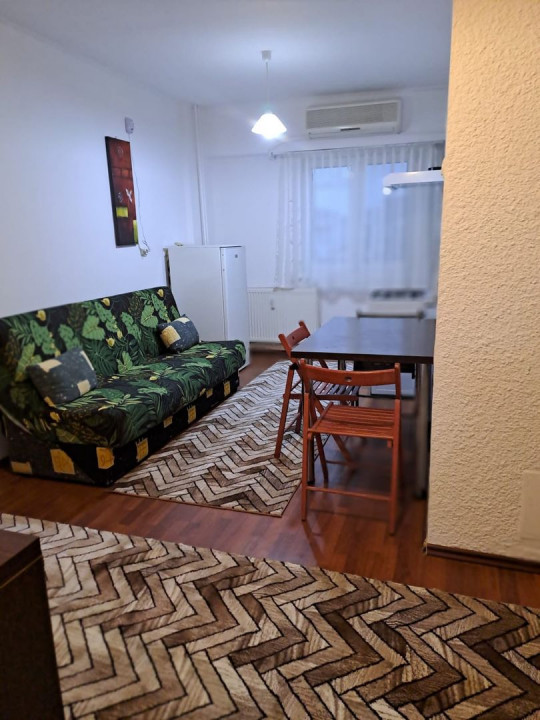 Apartament 3 camere NEMOBILAT, decomandat, 92 mp, 2 balcoane | Blvd. Coposu