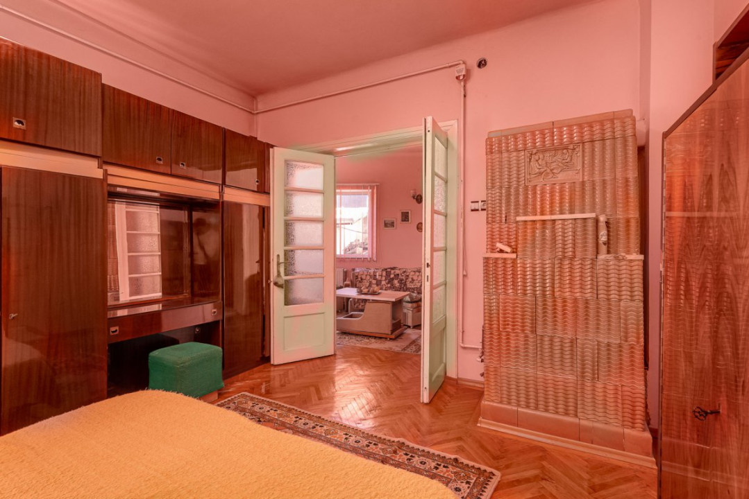 Casă individuală cu 2 corpuri, curte proprie, 253mp teren, zona Sălaj