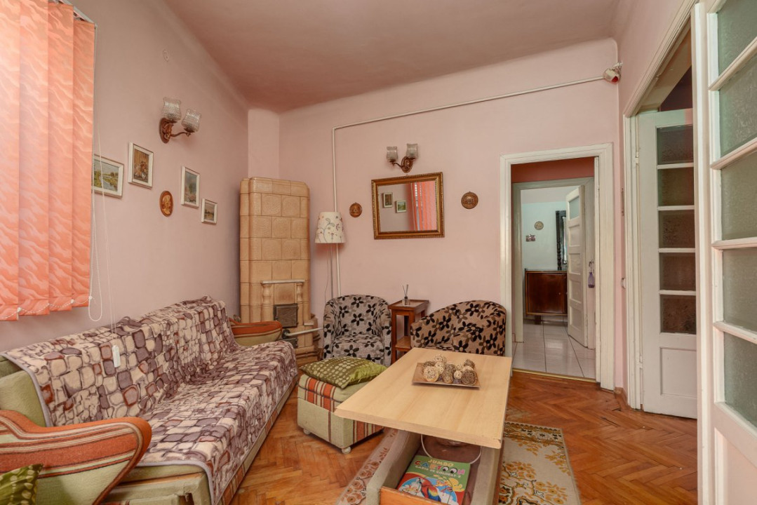 Casă individuală cu 2 corpuri, curte proprie, 253mp teren, zona Sălaj