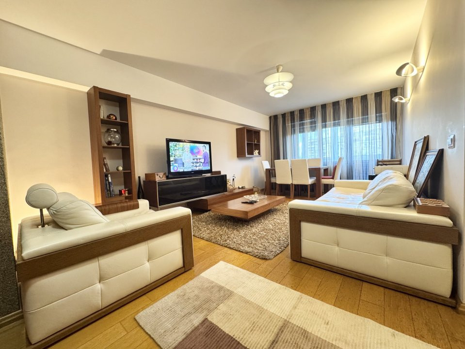 Apartamennt 3 camere,frumos amenajat In Bdul Unirii 62 cu parcare