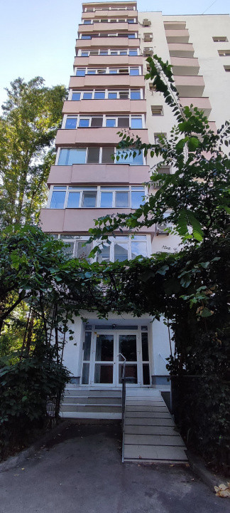Garsoniera spatioasa cu balcon, 42 mp, bloc reabilitat | zona Octavian Goga