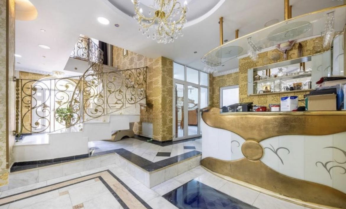 Casă individuală / Spațiu comercial / Clinică | 335 mp, curte proprie | Baicului