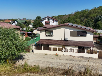 Casă tip duplex cu curte proprie, aproape de pădure, în Țegheș - Domnești IF