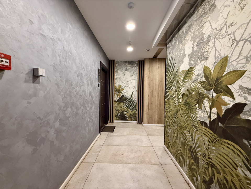 Birou modern cu terasă verde și parcare, în zona Barbu Văcărescu