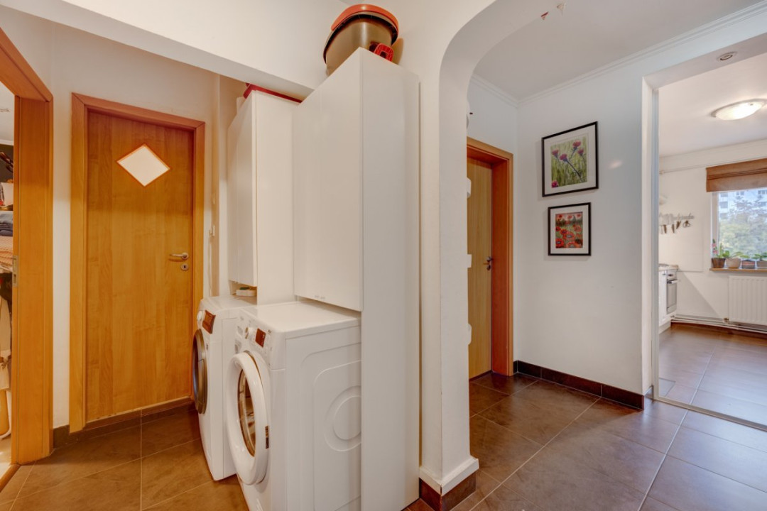 Nerva Traian - decomandat - centrală termica - bloc reabilitat 