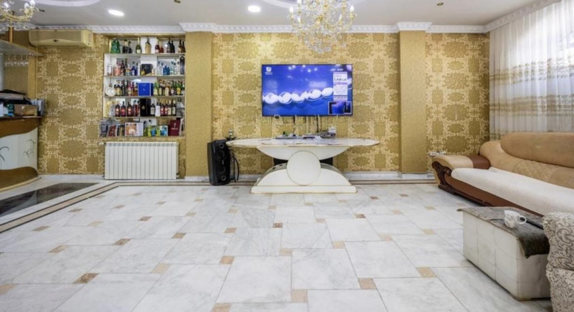 Casă individuală / Spațiu comercial / Clinică | 450 mp, curte proprie | Baicului