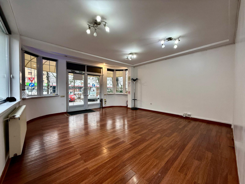 Spațiu comercial stradal cu vizibilitate și trafic pietonal intens | 2 Stejari 