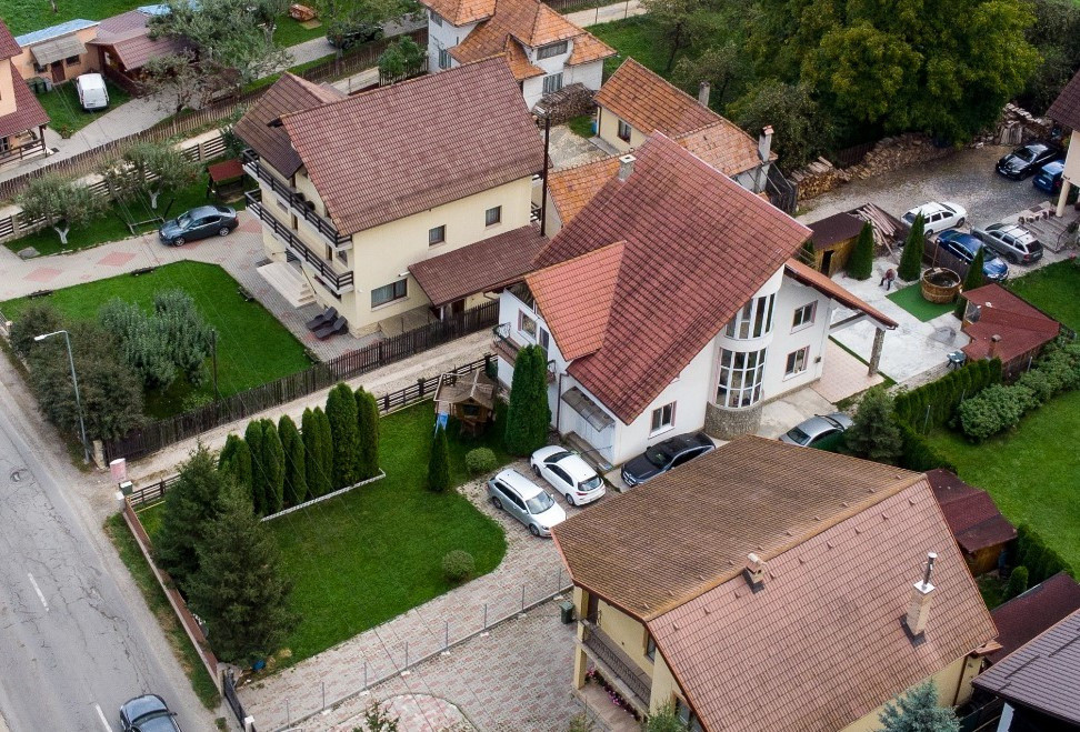 Vilă spațioasă la intrare în Cheia – 7 Camere, Teren 747mp 