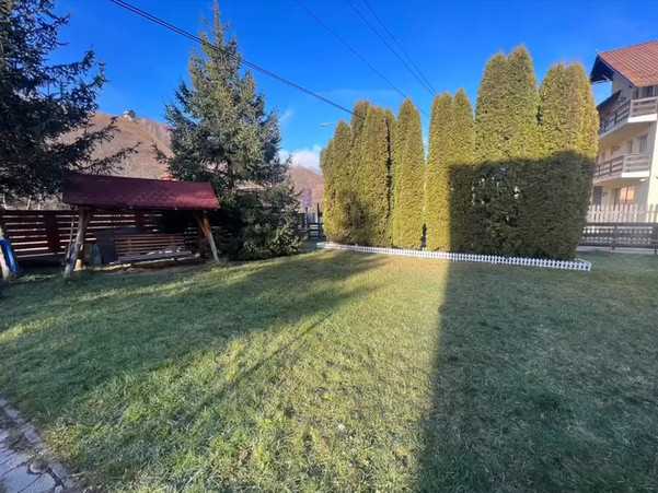 Vilă spațioasă la intrare în Cheia – 7 Camere, Teren 747mp 