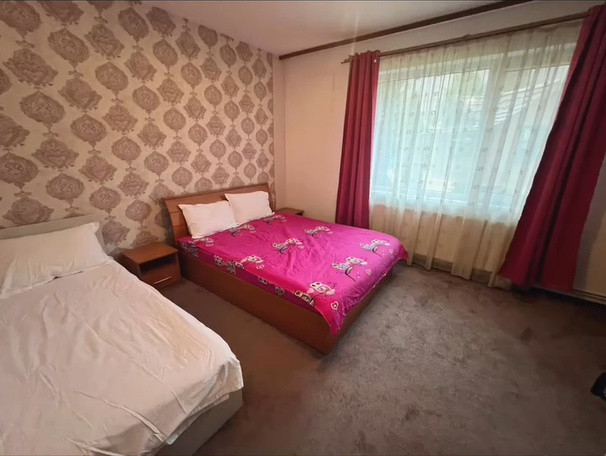 Vilă spațioasă la intrare în Cheia – 7 Camere, Teren 747mp 