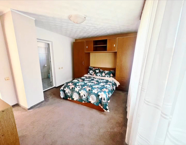 Vilă spațioasă la intrare în Cheia – 7 Camere, Teren 747mp 