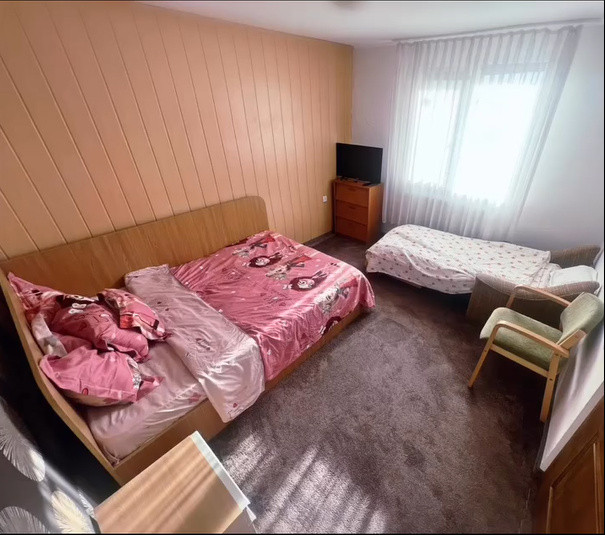 Vilă spațioasă la intrare în Cheia – 7 Camere, Teren 747mp 