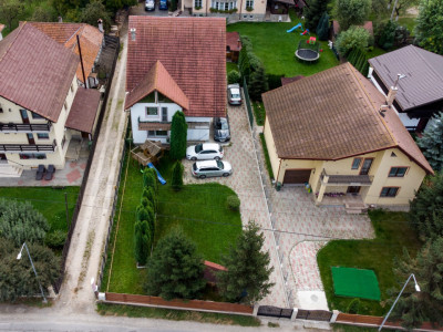 Vilă spațioasă la intrare în Cheia – 7 Camere, Teren 747mp 