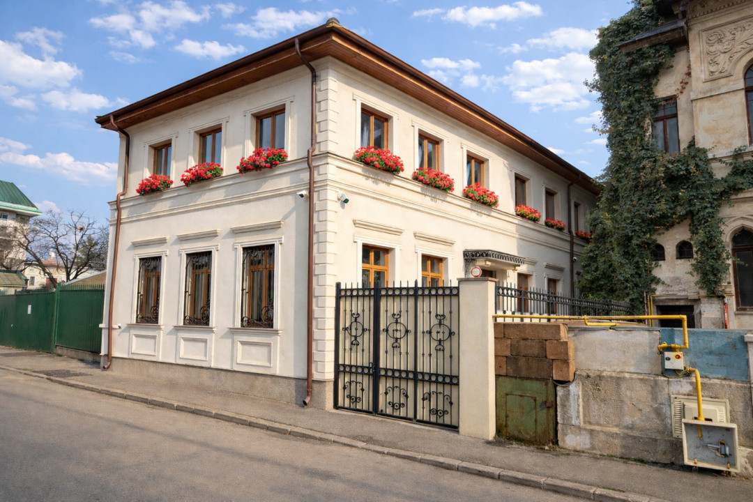 Vilă ultracentrală cu piscină interioară, saună și cramă | Unirii