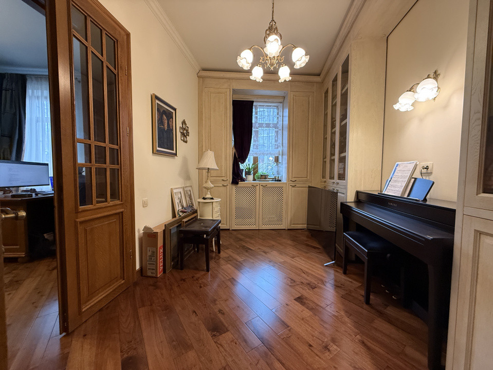 Vilă ultracentrală cu piscină interioară, saună și cramă | Unirii