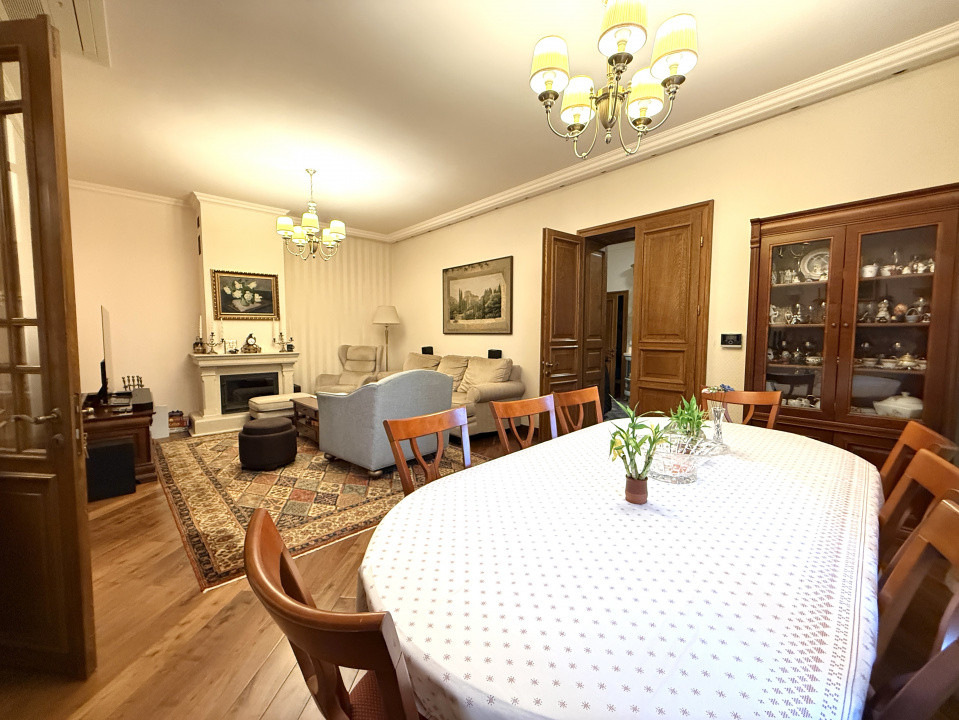 Vilă ultracentrală cu piscină interioară, saună și cramă | Unirii