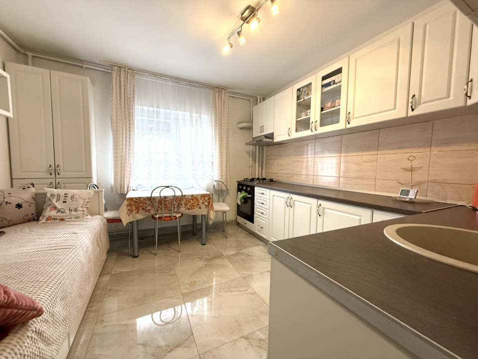 Apartament 2 camere decomandat cu CENTRALA, 63 mp, Nerva Traian - Panait Cerna