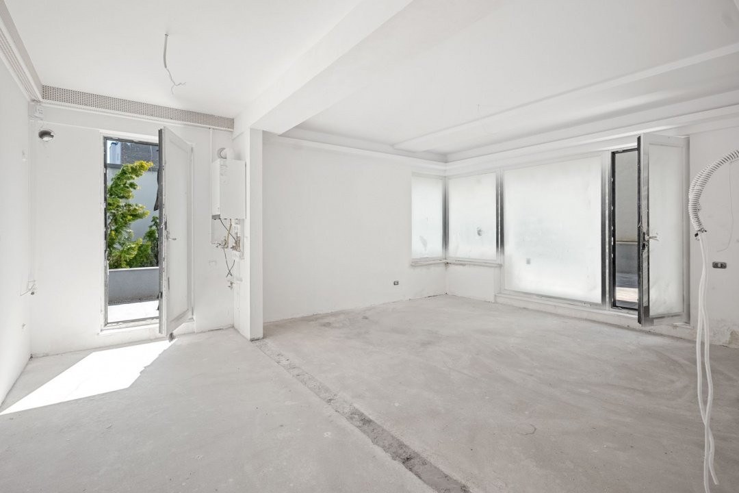 VANZARE APARTAMENT 4 CAMERE UNIRII-CASA POPORULUI