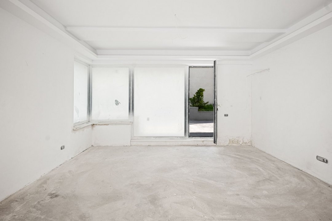 VANZARE APARTAMENT 4 CAMERE UNIRII-CASA POPORULUI