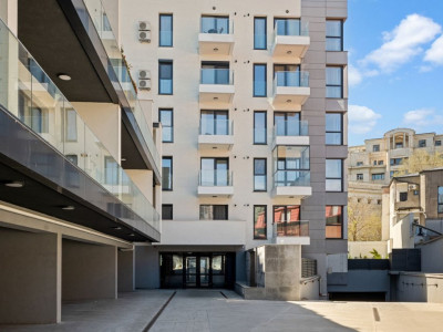 VANZARE APARTAMENT 4 CAMERE UNIRII-CASA POPORULUI