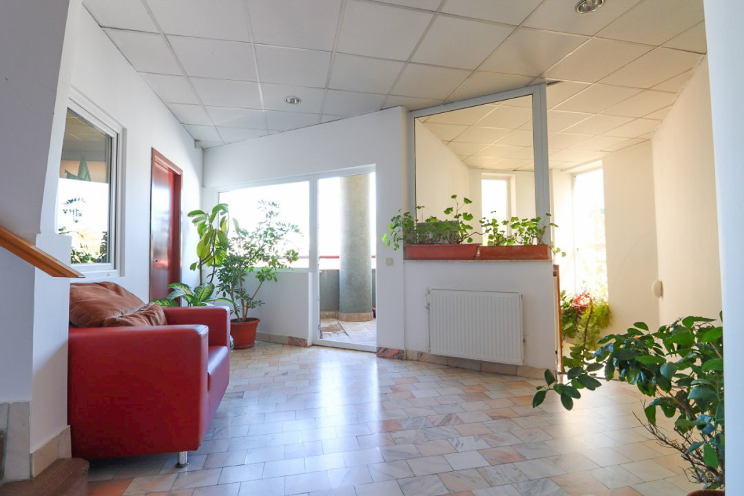 Casă de vânzare cu 12 camere - Piața Iancului/Muncii