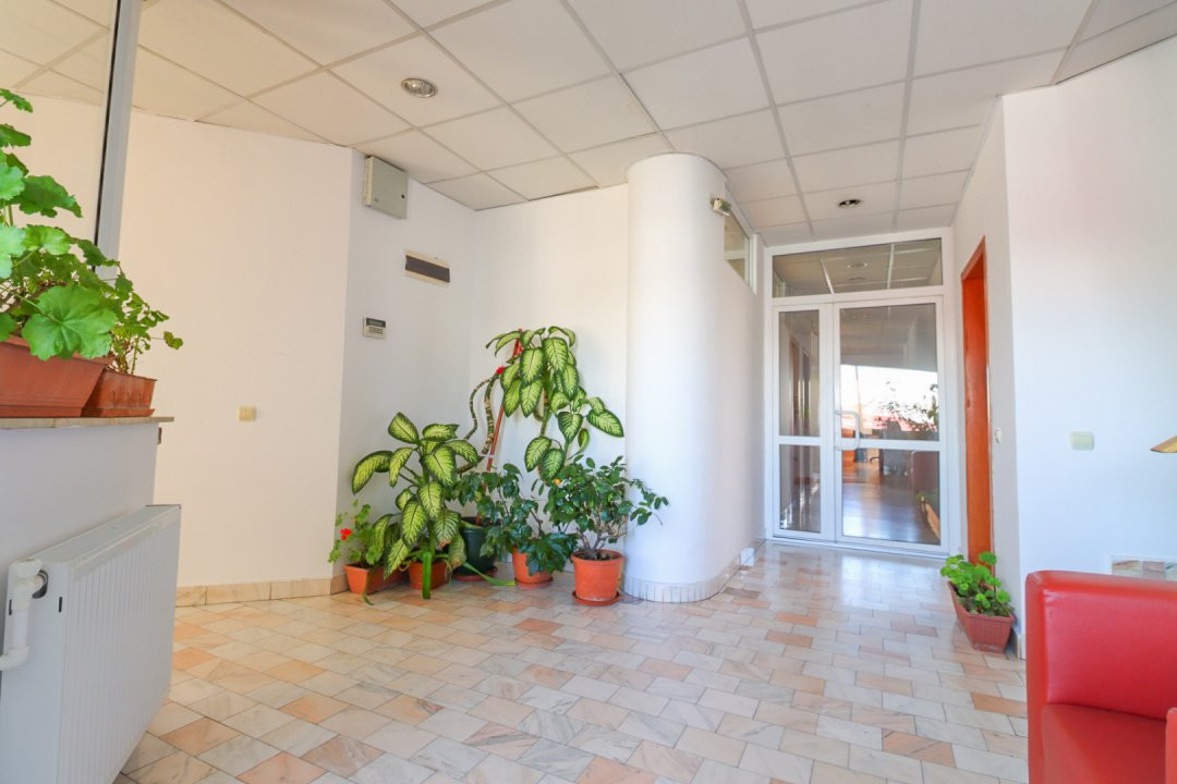 Casă de vânzare cu 12 camere - Piața Iancului/Muncii