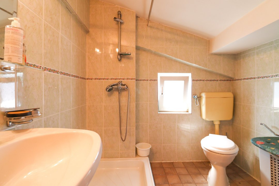 Casă de vânzare cu 12 camere - Piața Iancului/Muncii