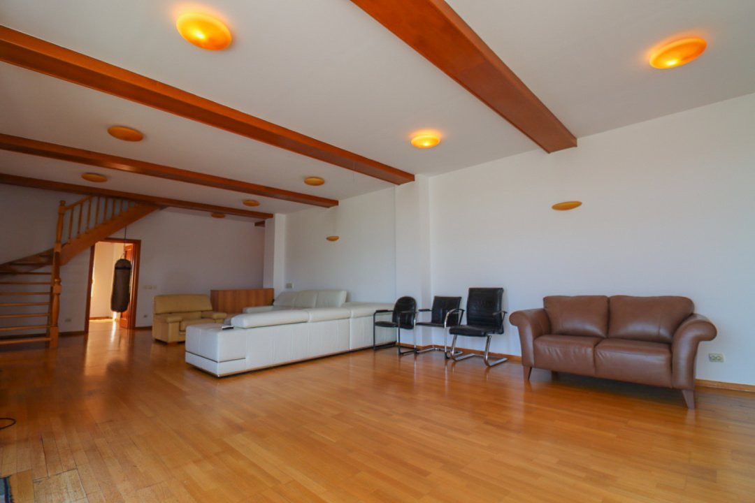 Casă de vânzare cu 12 camere - Piața Iancului/Muncii