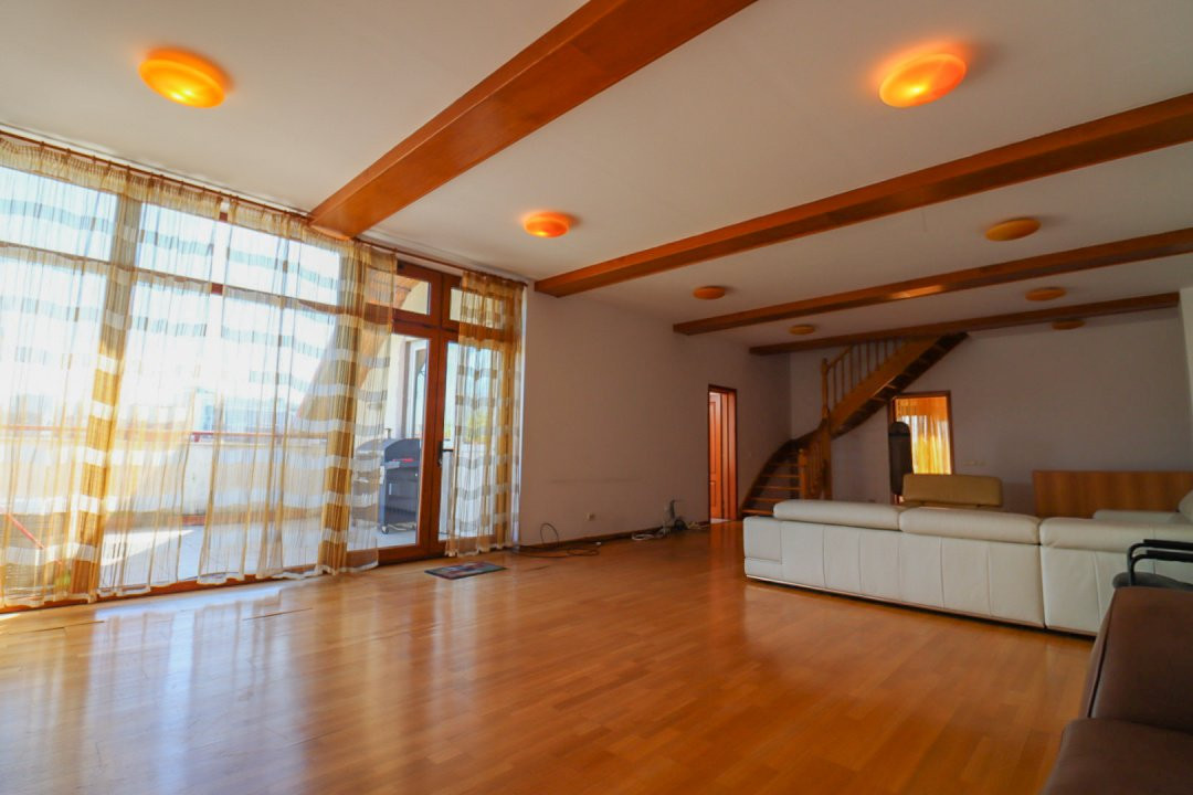 Casă de vânzare cu 12 camere - Piața Iancului/Muncii