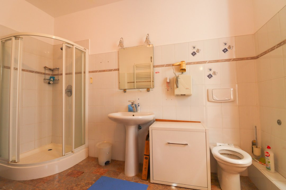 Casă de vânzare cu 12 camere - Piața Iancului/Muncii