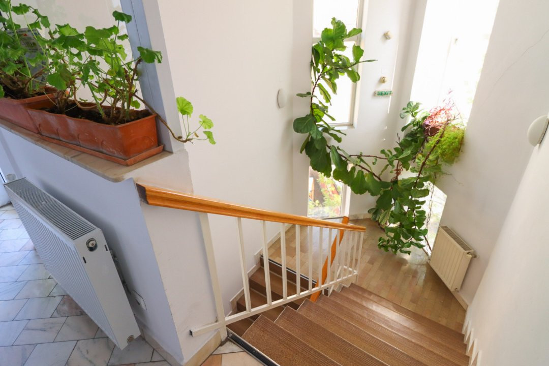 Casă de vânzare cu 12 camere - Piața Iancului/Muncii