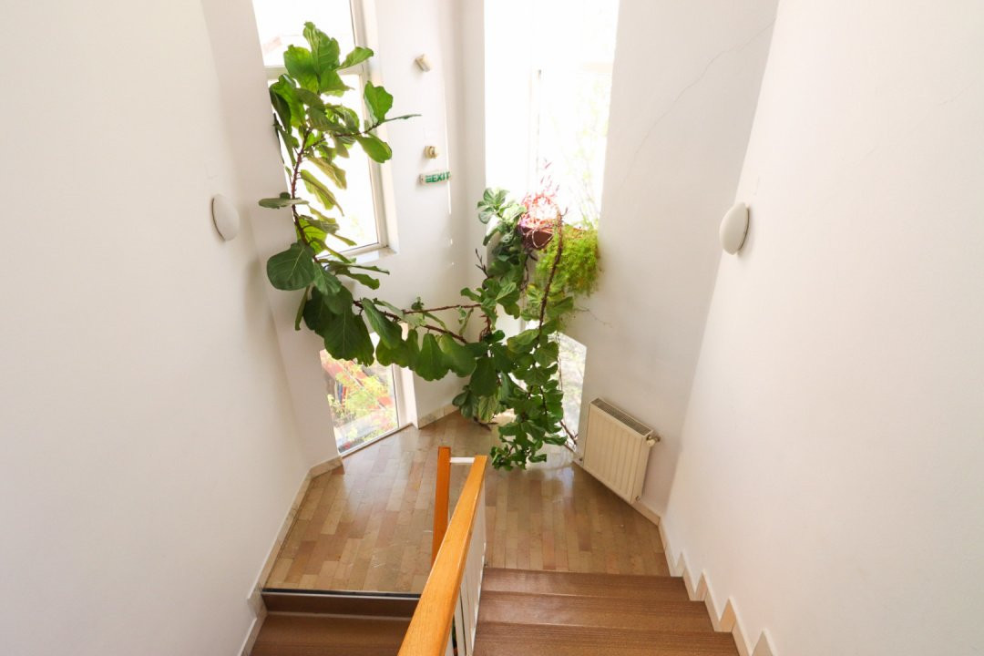 Casă de vânzare cu 12 camere - Piața Iancului/Muncii