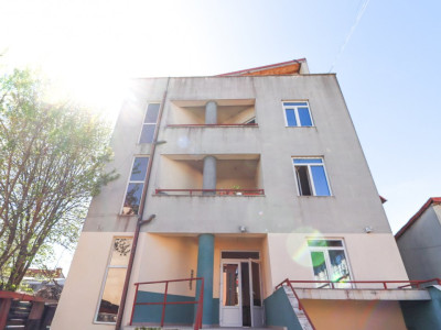 Casă de vânzare cu 12 camere - Piața Iancului/Muncii