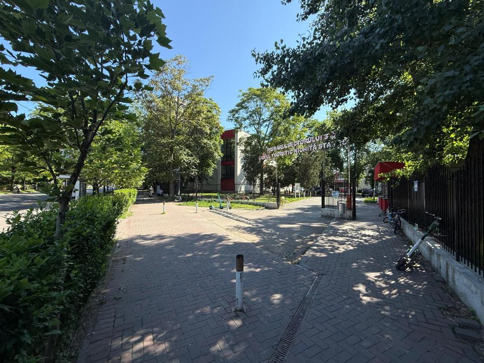 Garsoniera gata de mutare, Metrou Costin Georgian,  vedere Panoramica