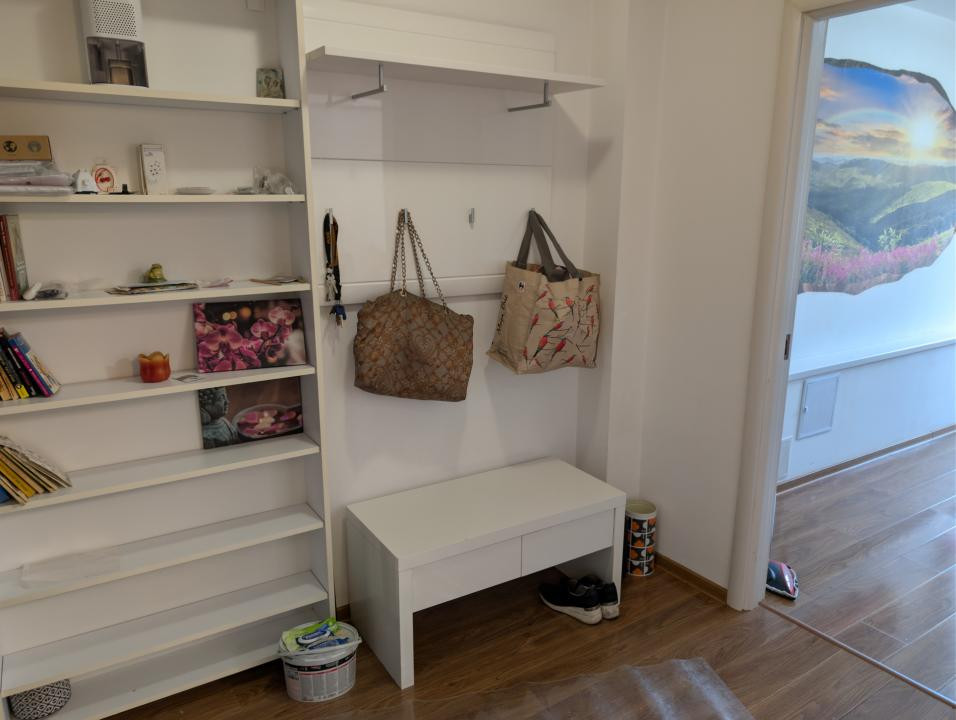Apartament 3 Camere Modern metrou în fața blocului