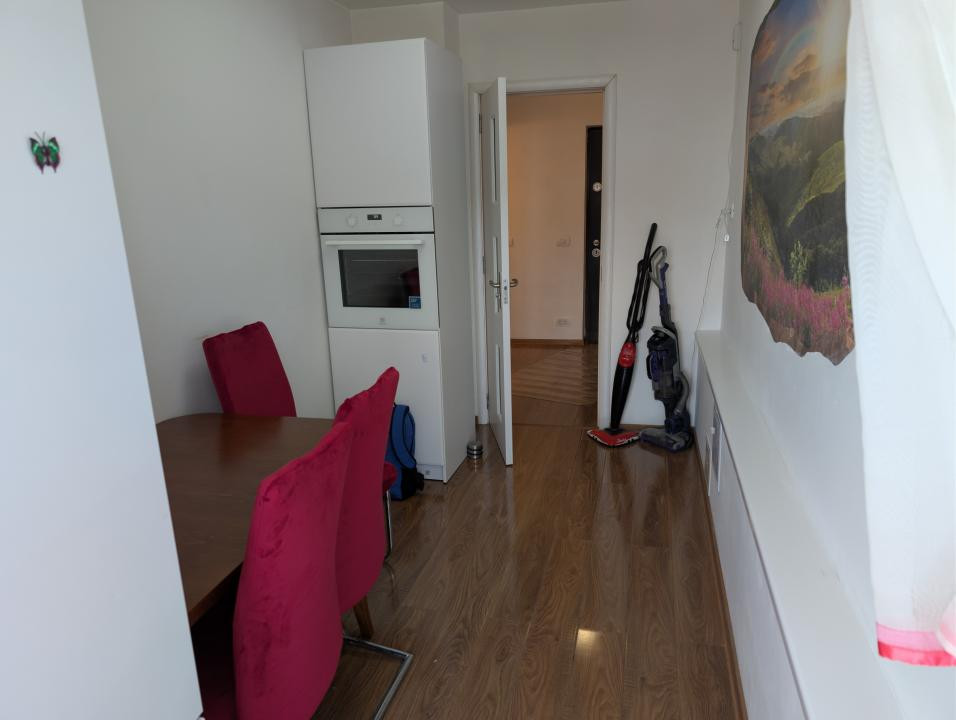 Apartament 3 Camere Modern metrou în fața blocului