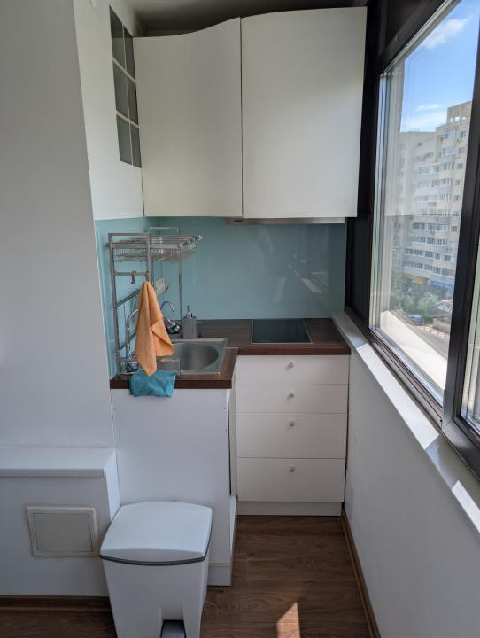 Apartament 3 Camere Modern metrou în fața blocului