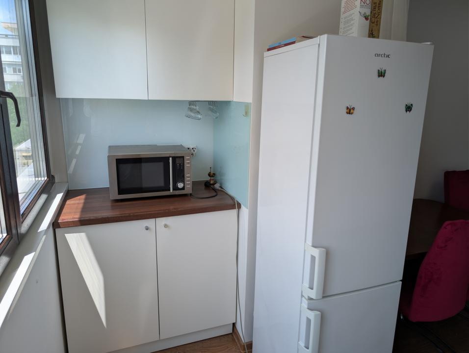 Apartament 3 Camere Modern metrou în fața blocului