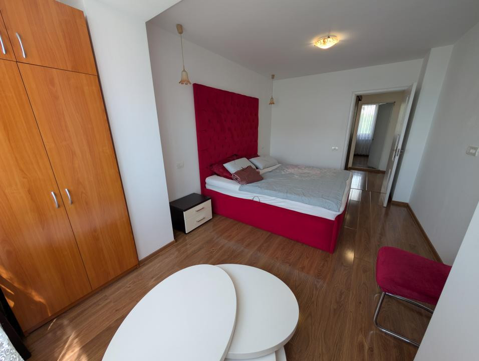 Apartament 3 Camere Modern metrou în fața blocului