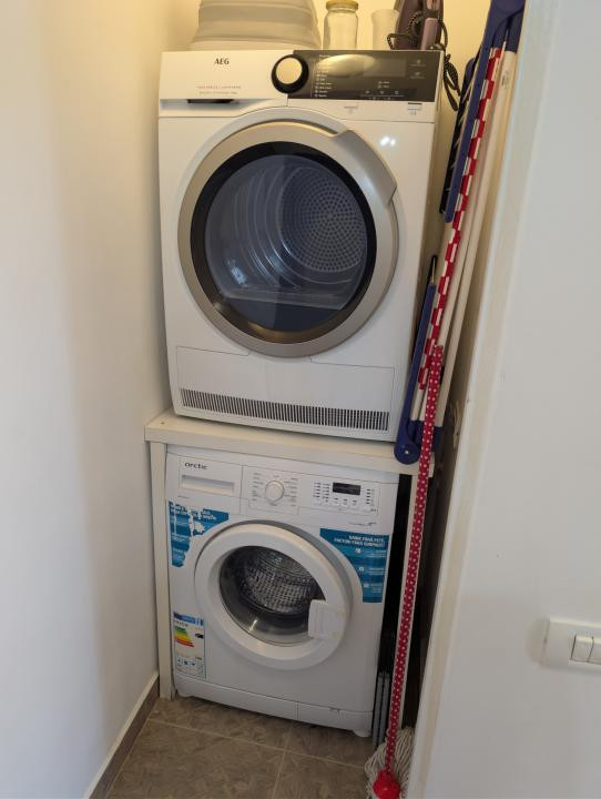Apartament 3 Camere Modern metrou în fața blocului