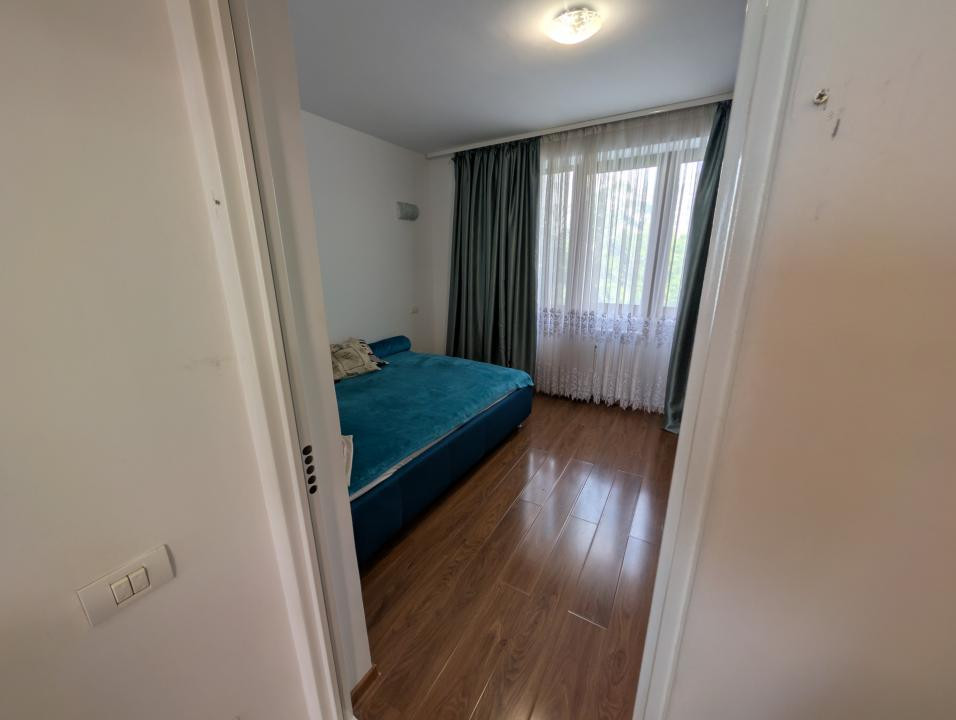 Apartament 3 Camere Modern metrou în fața blocului