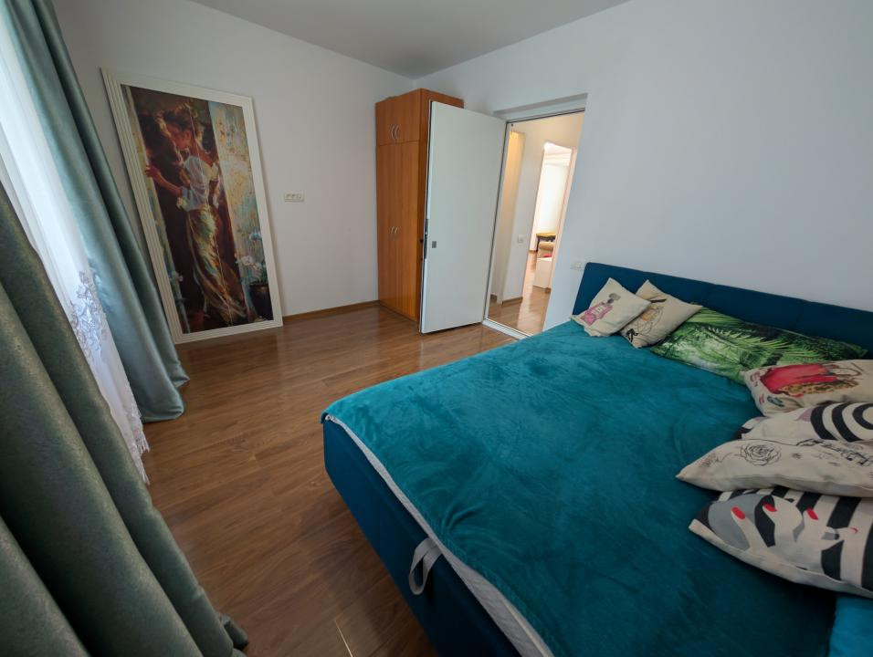 Apartament 3 Camere Modern metrou în fața blocului