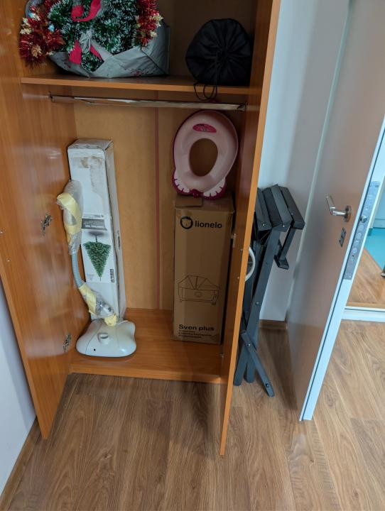 Apartament 3 Camere Modern metrou în fața blocului