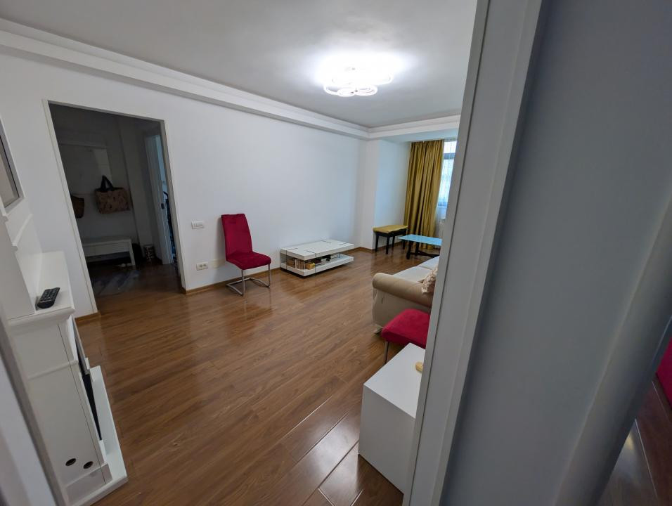 Apartament 3 Camere Modern metrou în fața blocului