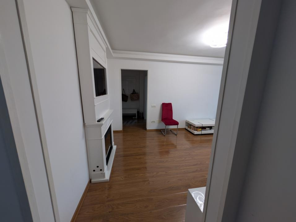 Apartament 3 Camere Modern metrou în fața blocului
