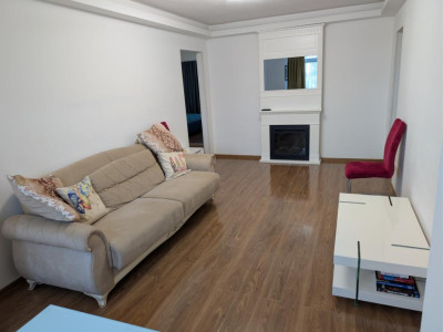Apartament 3 Camere Modern metrou în fața blocului