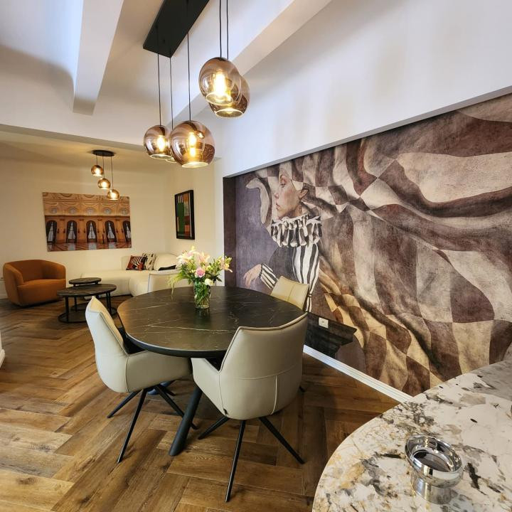 Unicat în Blocul Florentin: 3 camere, 2 băi, renovat integral cu designer