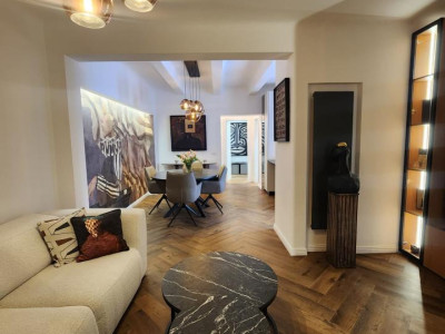 Unicat în Blocul Florentin: 3 camere, 2 băi, renovat integral cu designer