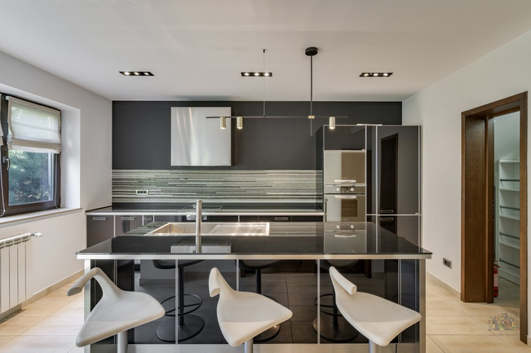 IANCU NICOLAE - COMPLEX TRAIAN, VILA 400 MP TOTAL, LOT 750 MP!